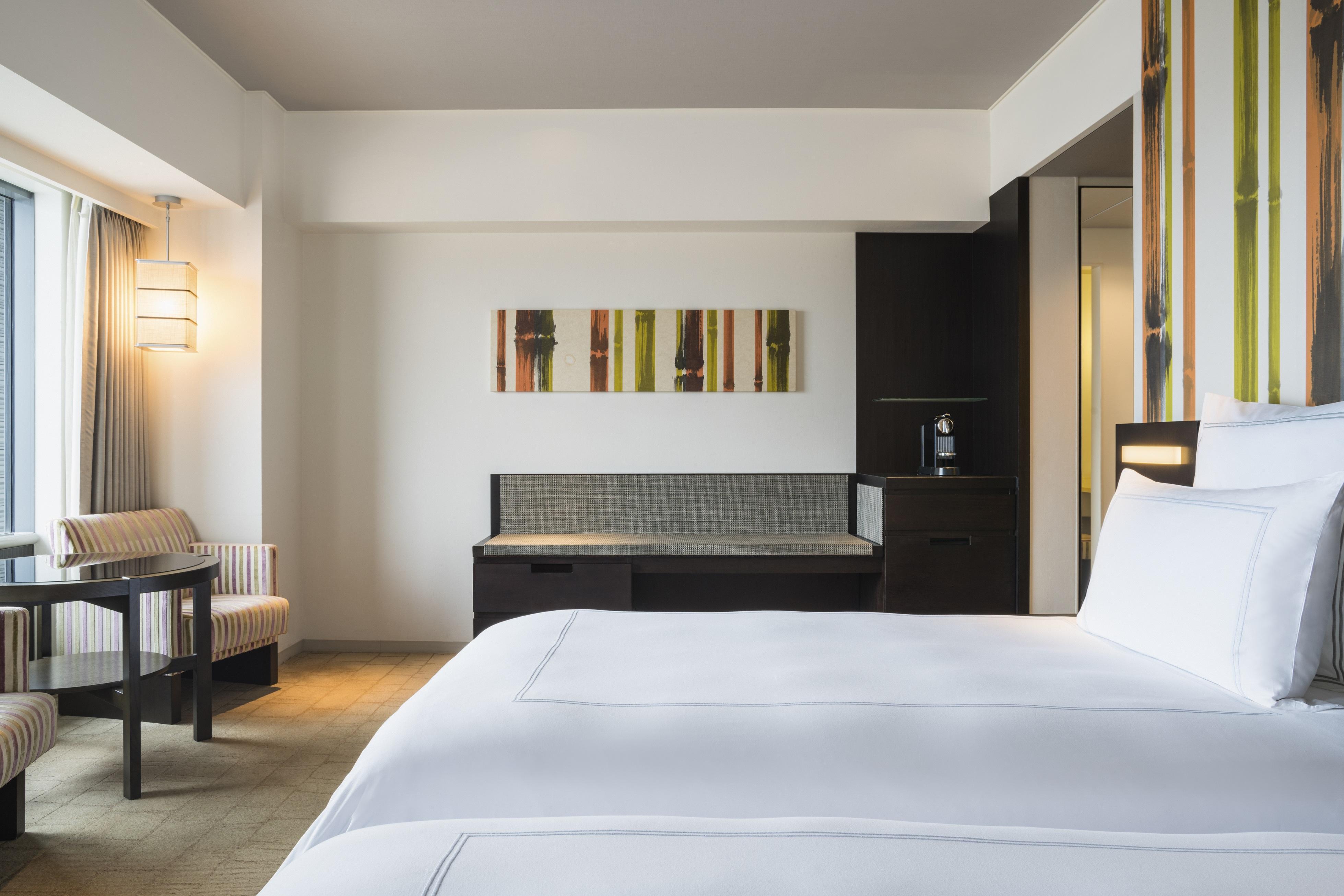 سويس أوتيل نانكاي أوساكا المظهر الخارجي الصورة A guest room at the W Hotel, Beijing