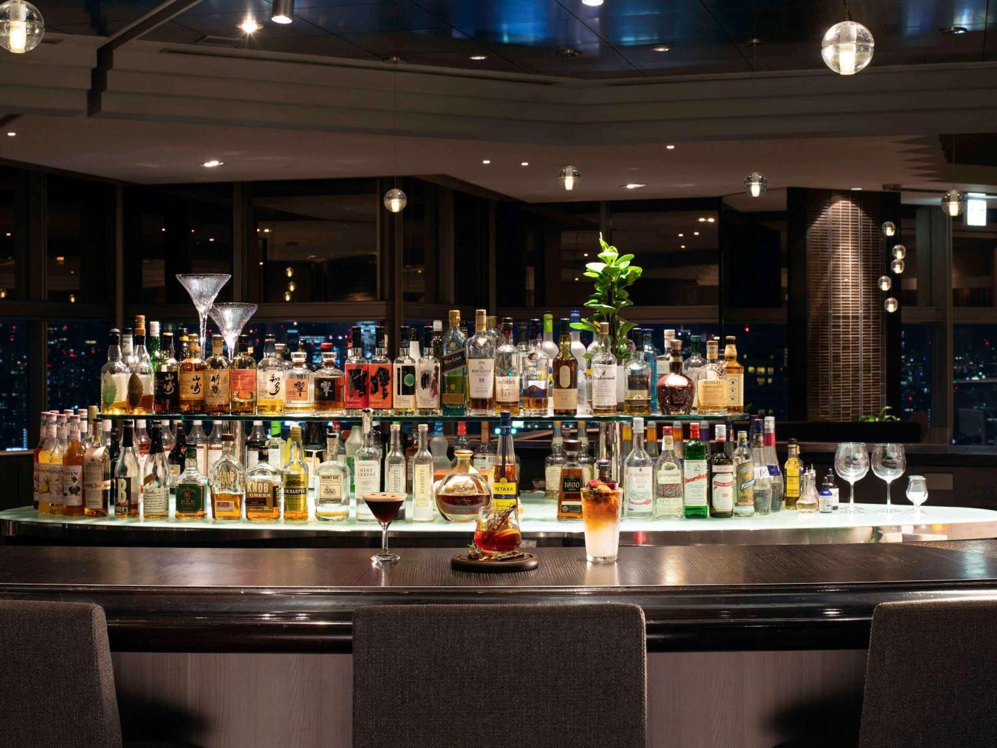 سويس أوتيل نانكاي أوساكا المظهر الخارجي الصورة The bar at the 360° Lounge
